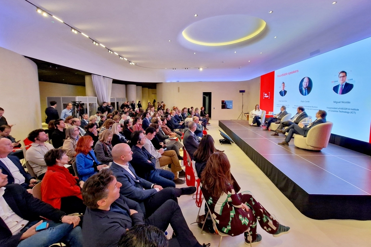Las fortalezas de la industria cerámica de Castellón, según los expertos: resiliencia y liderazgo en innovación y diseño