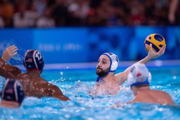 Serbia vence a Croacia en la final de waterpolo y gana su tercer oro olímpico consecutivo