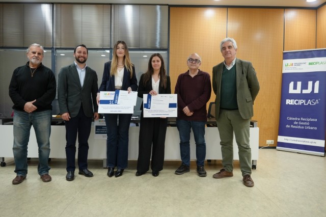 La Cátedra Reciplasa de la UJI premia dos trabajos sobre hidrógeno y gestión sostenible de residuos