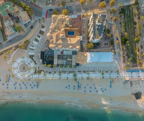 L’Alfàs del Pi construirá nuevos baños accesibles en el Paseo de las Estrellas con fondos europeos 