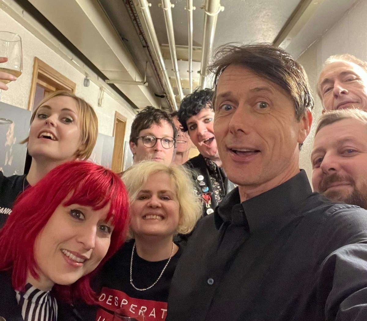 Caroline Helbert, con Suede en el backstage.