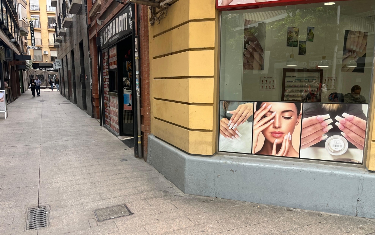 El sector del autocuidado 'redibuja' el escaparate del centro de Murcia: el auge de las experiencias frente al comercio tradicional 