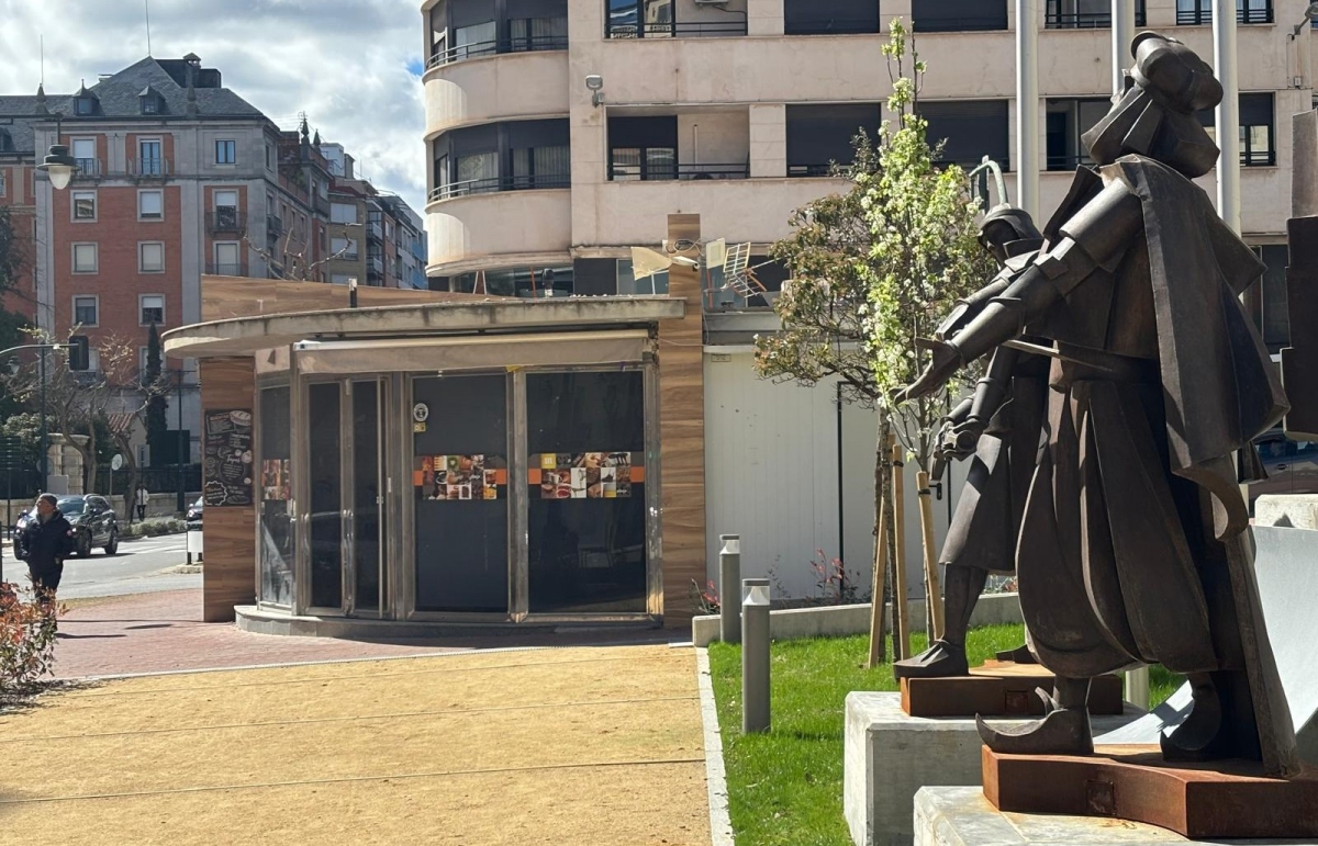 Alcoy saca la concesión del quiosco de la plaza La Rosaleda mientras se aborda el futuro del parking