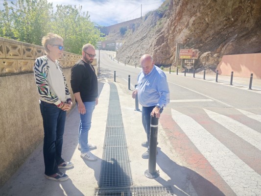 Más espacio peatonal y nuevas medidas de seguridad en el acceso a las Fuentes del Algar