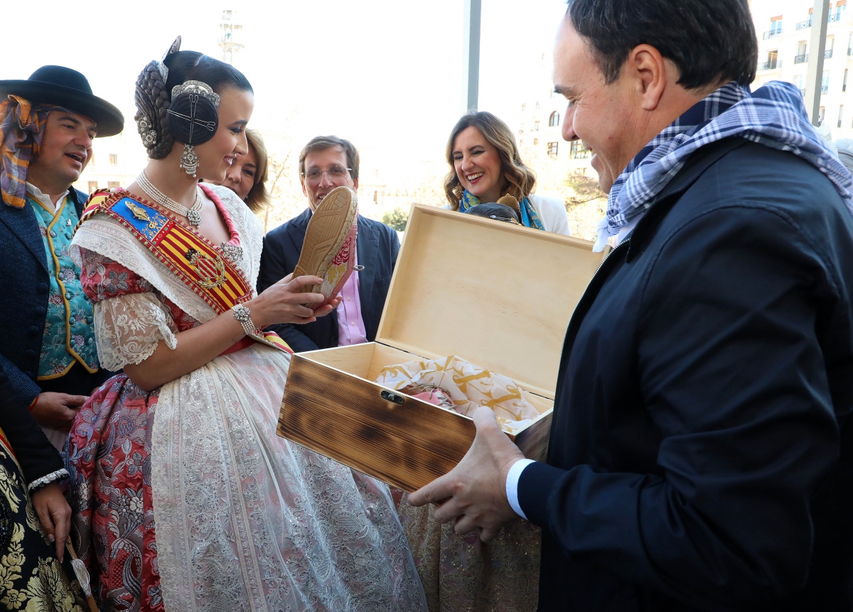 Pérez Llorca en el Ayuntamiento de València.