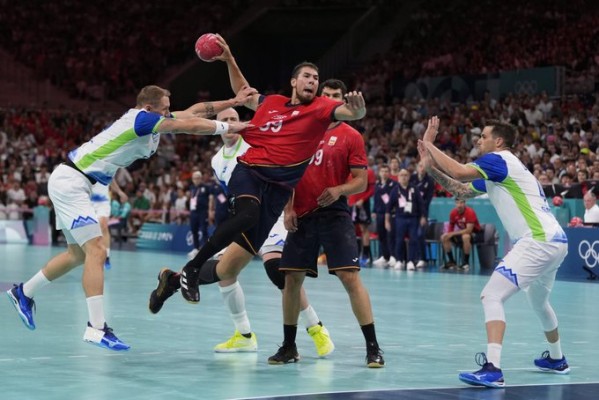 Los 'Hispanos' no se bajan del podio y se cuelgan un nuevo bronce
