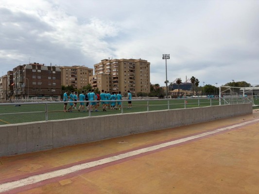 Hasta 300.000 euros de inversión para renovar el césped del campo de fútbol José Barnés de Murcia