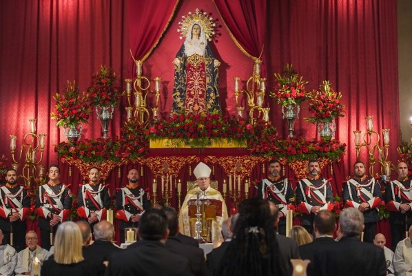 Cartagena ya huele a Semana Santa con cientos de personas en la Salve Grande de la Cofradía California
