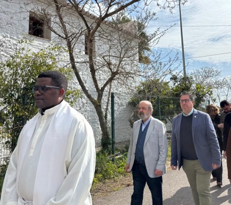 Castelló celebra una misa en honor a San José y realiza una procesión por alrededor de la ermita