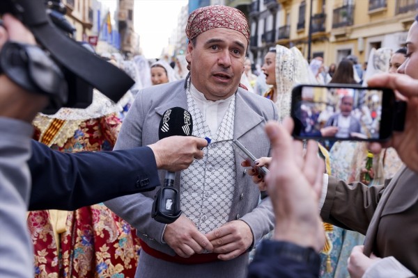 Pérez Llorca tira de 'reel' para ganar presencia en redes sociales