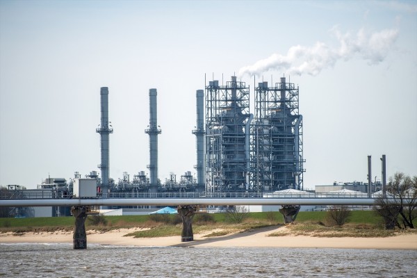 El crudo brent y el gas natural suben de nuevo tras comenzar la sesión con descensos
