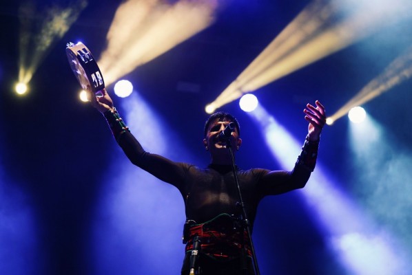 Rodrigo Cuevas revoluciona al público del Som Festival de Castelló con un show 