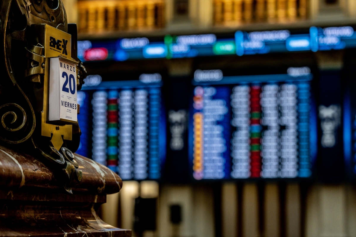 El Ibex 35 se deja un 9% en las tres semanas de guerra en Irán y se sitúa por debajo de los 16.800 puntos