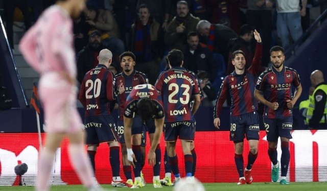 El Levante no estaba a tres puntos de la permanencia desde que despidió a Calero