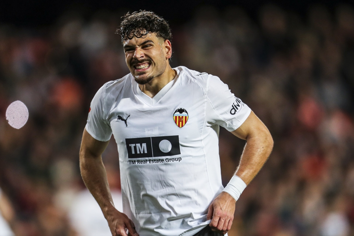 Ugrinic no viaja con Suiza por sus molestias en el tendón rotuliano