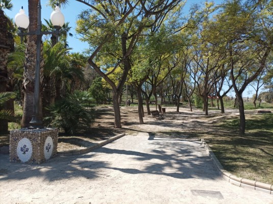 El Parque del Oeste de Novelda reabre tras semanas de trabajos para reparar los daños causados por los temporales
