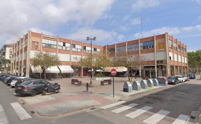 El supermercado solidario del Parque Alcosa de Alfafar afronta su desalojo sin alternativas claras