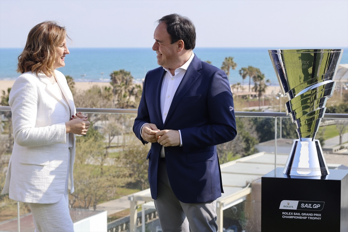 El presidente de la Generalitat, Juanfran Pérez Llorca (d), y la alcaldesa de Valencia, María José Catalá (i).