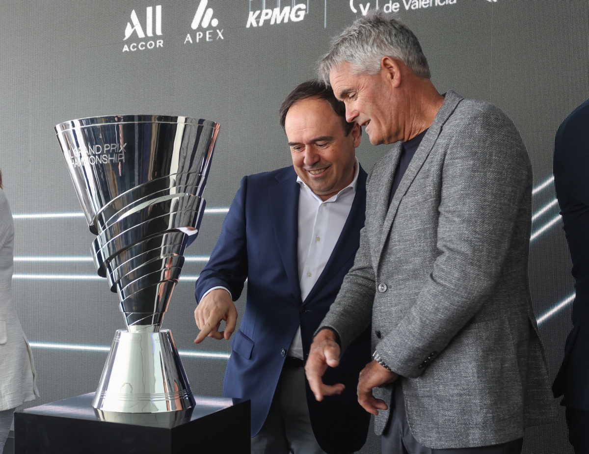 El presidente de la Generalitat, Juanfran Pérez Llorca, y elCEO de SailGP, Russell Coutts.