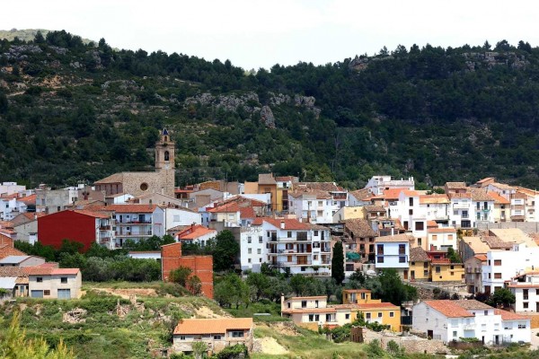 La sequía lleva a prohibir lavar vehículos y llenar piscinas en Torás, El Toro y Barracas