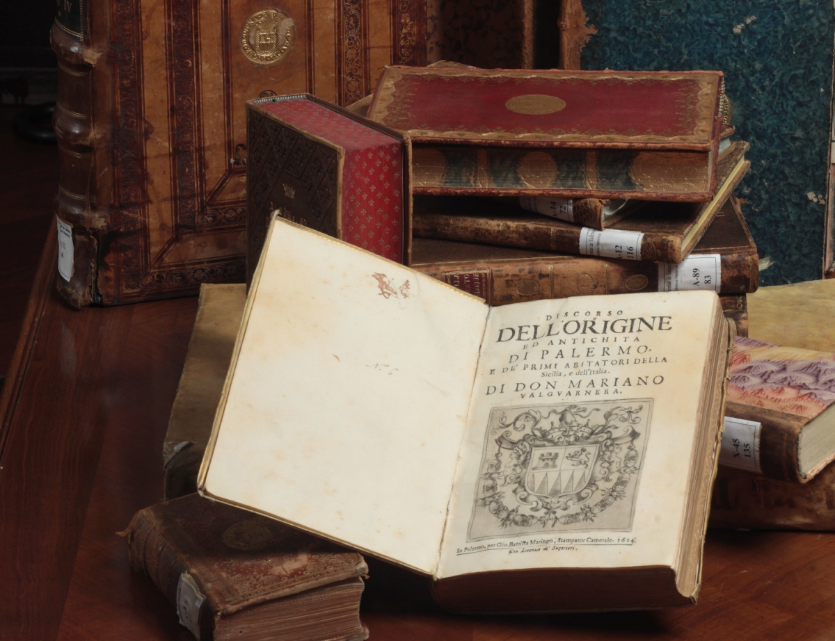 La Biblioteca Històrica de la UV obri al públic el llegat bibliogràfic de la Casa d’Osuna