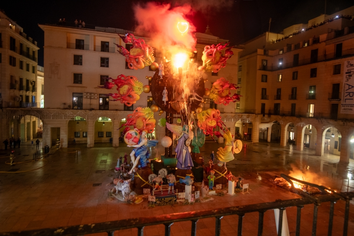 Alicante declarará el 24 de junio de 2027 como festivo local tras la 'exclusión' del Consell 