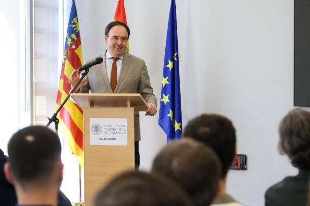 El plan estrella del Consell para agilizar la burocracia se enreda por las objeciones del Gobierno