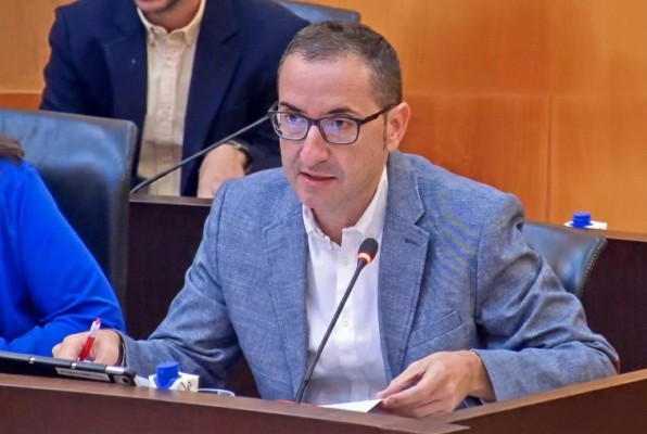 El PSOE de Benidorm propone implicar a los centros escolares en el Premio Literario ‘El Gos i la Tortuga’ 