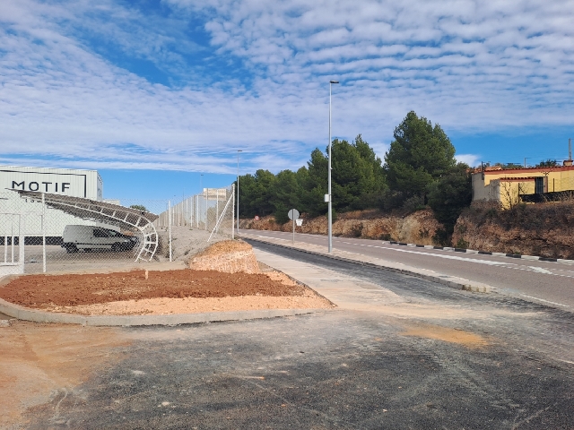 Sant Joan de Moró moderniza el polígono Rachina mientras sus principales cerámicas ajustan la producción