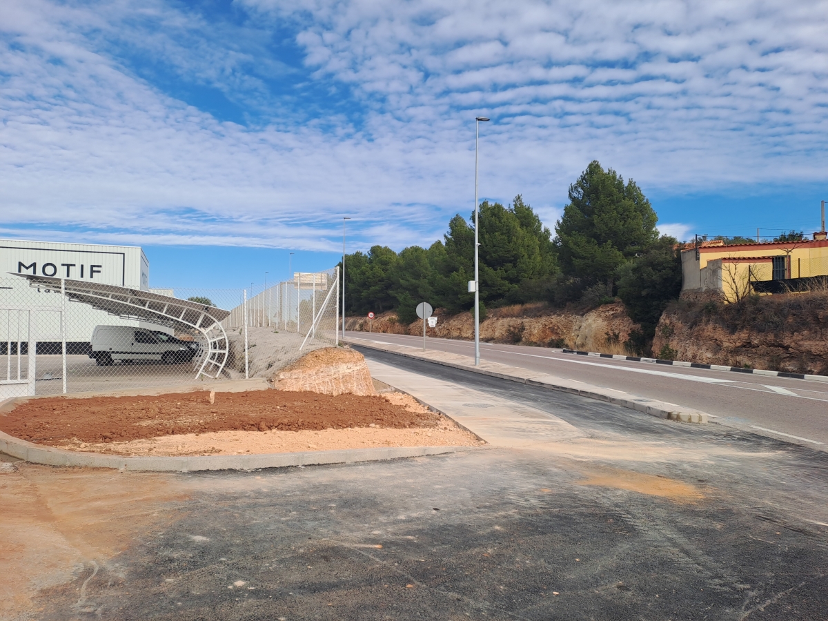 Sant Joan de Moró moderniza el polígono Rachina mientras sus principales cerámicas ajustan la producción