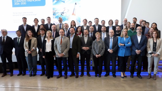 El Consell lanza su estrategia aeroespacial para despuntar como hub, sin financiación ni concreción