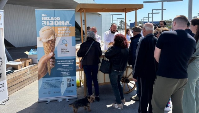 Xixona reparte helado artesanal para reivindicar su tradición heladera y a sus maestros heladeros
