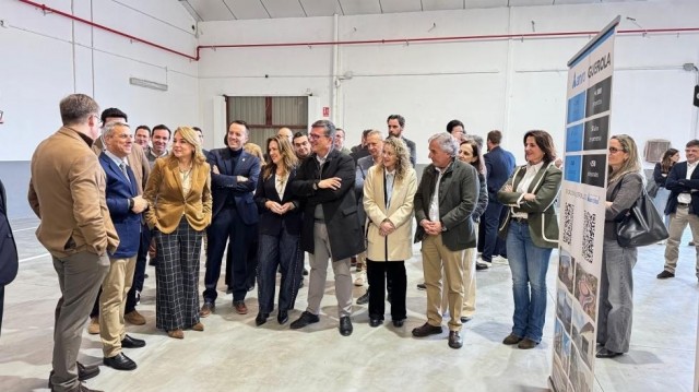 Camarero apuesta por el modelo industrializado como una nueva forma de construir vivienda pública en la Comunitat
