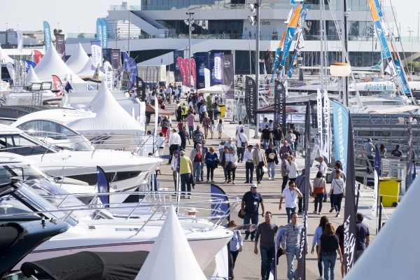 Renfe invita a sus pasajeros al Valencia Boat Show