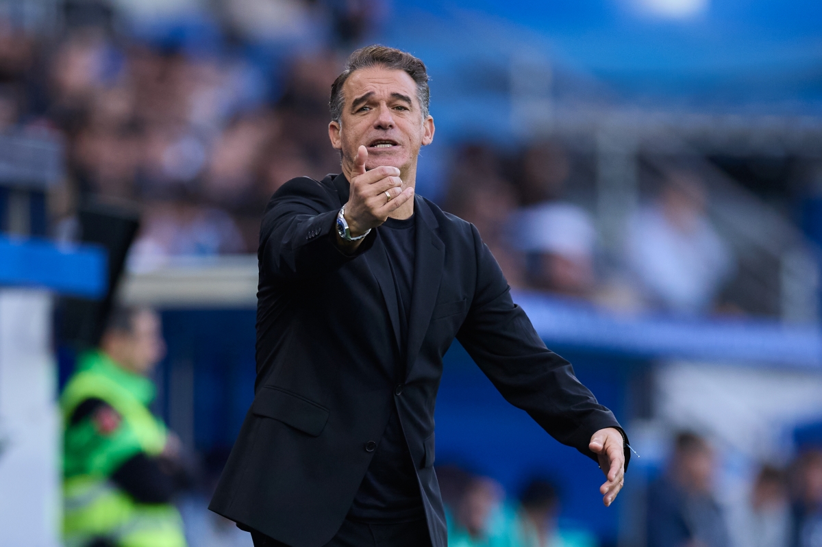 Luis García en su época como técnico el Deportivo Alavés