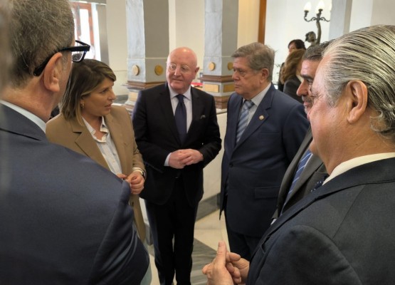 El Ayuntamiento de Cartagena rectifica y borra la censura institucional a Federico Trillo