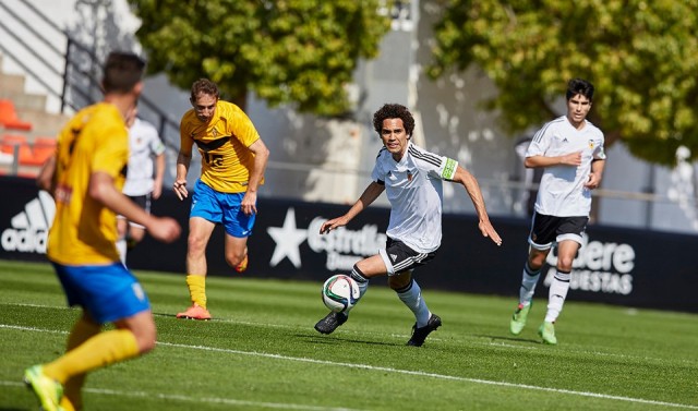 El Valencia Mestalla pierde ante el At. Baleares en el último partido de la temporada