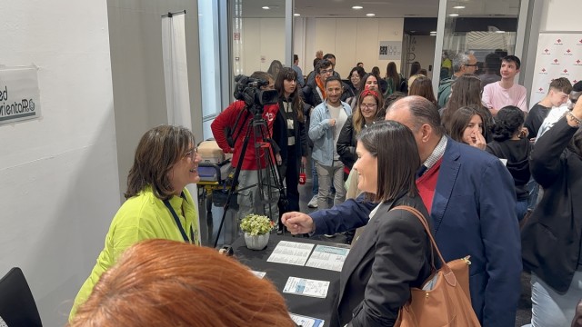 La III Feria de la FP de Elche abre sus puertas en el Centro de Congresos