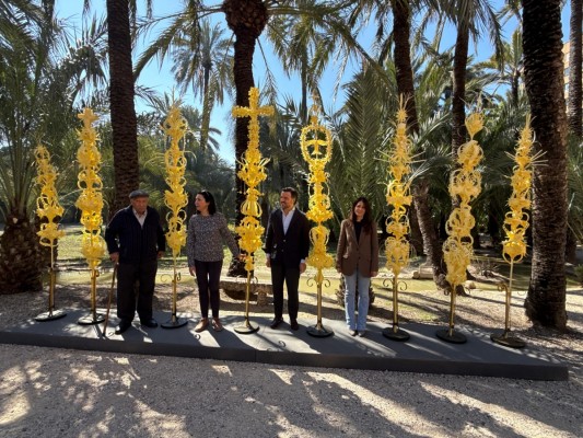 Palma blanca de Elche del Domingo de Ramos para el Papa, los Reyes o el presidente del Gobierno
