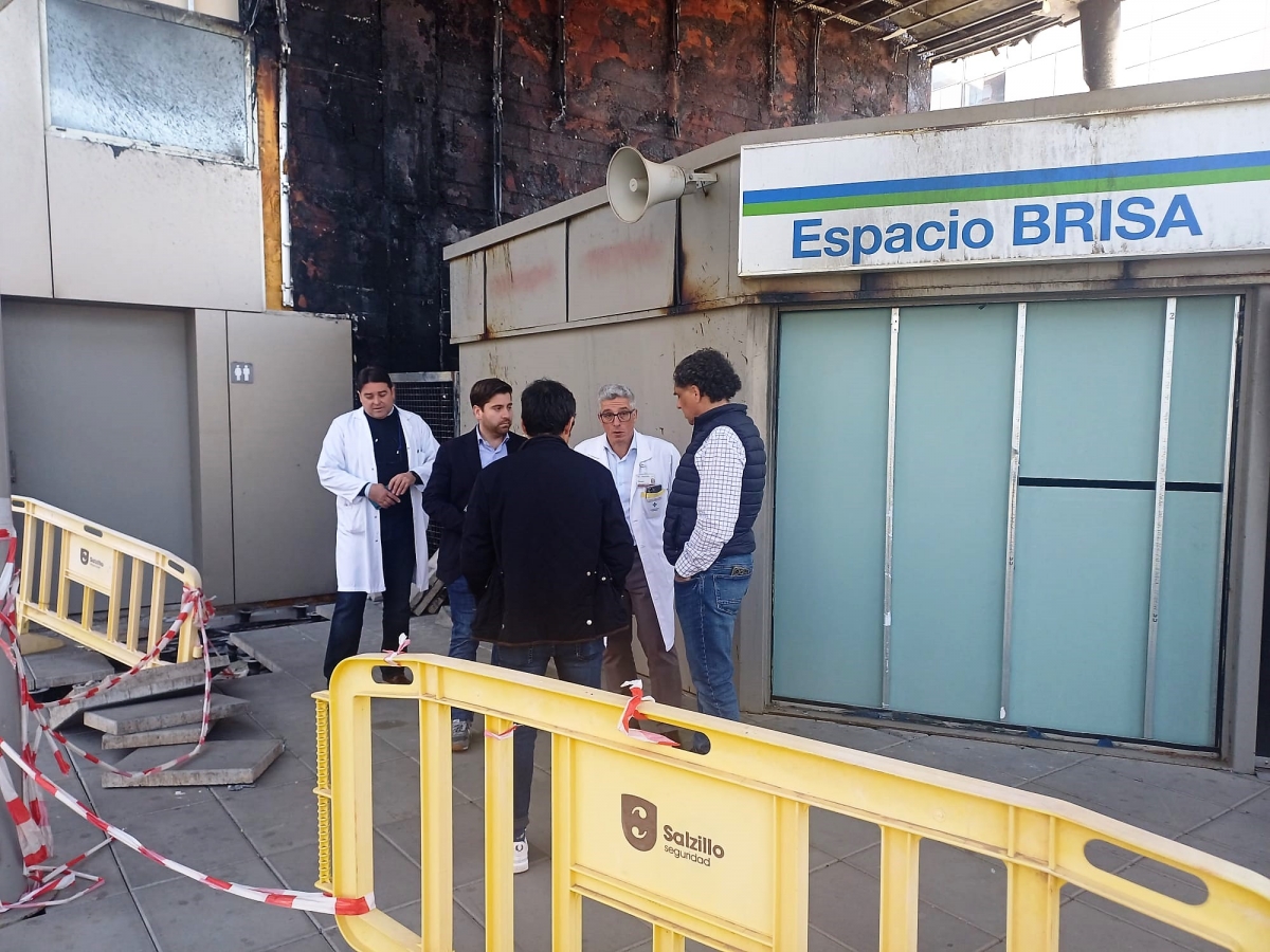 Arrancan las obras en la fachada del hospital Santa Lucía de Cartagena para reparar los daños del incendio