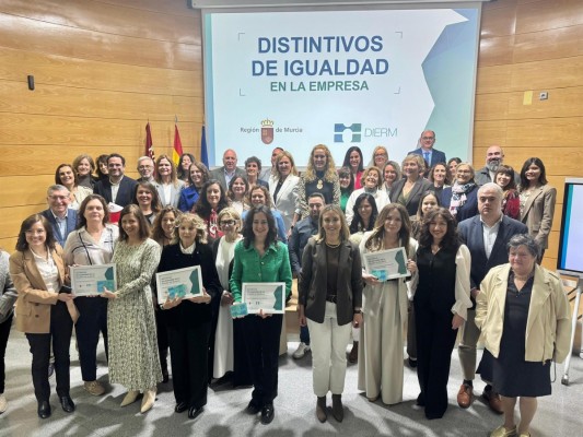 La Región suma cuatro nuevas organizaciones con el Distintivo de Igualdad en la Empresa y alcanza las 34 en total