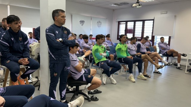 LaLiga traslada a la plantilla del Levante una sesión formativa sobre integridad