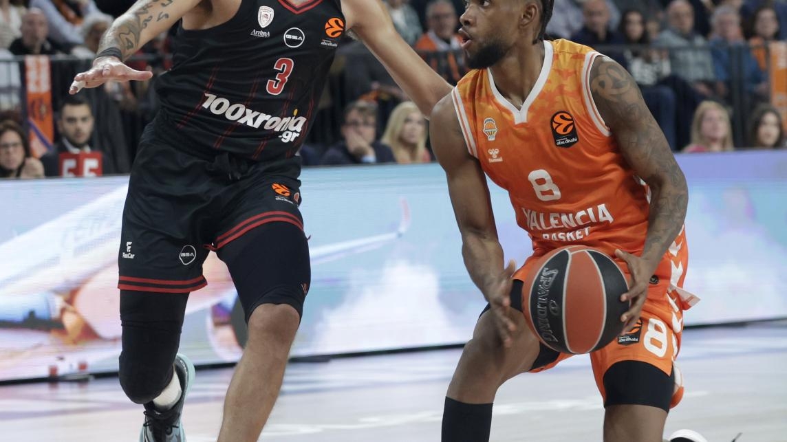 El Valencia Basket estudia una denuncia de escupitajos al presidente del Olympiacos