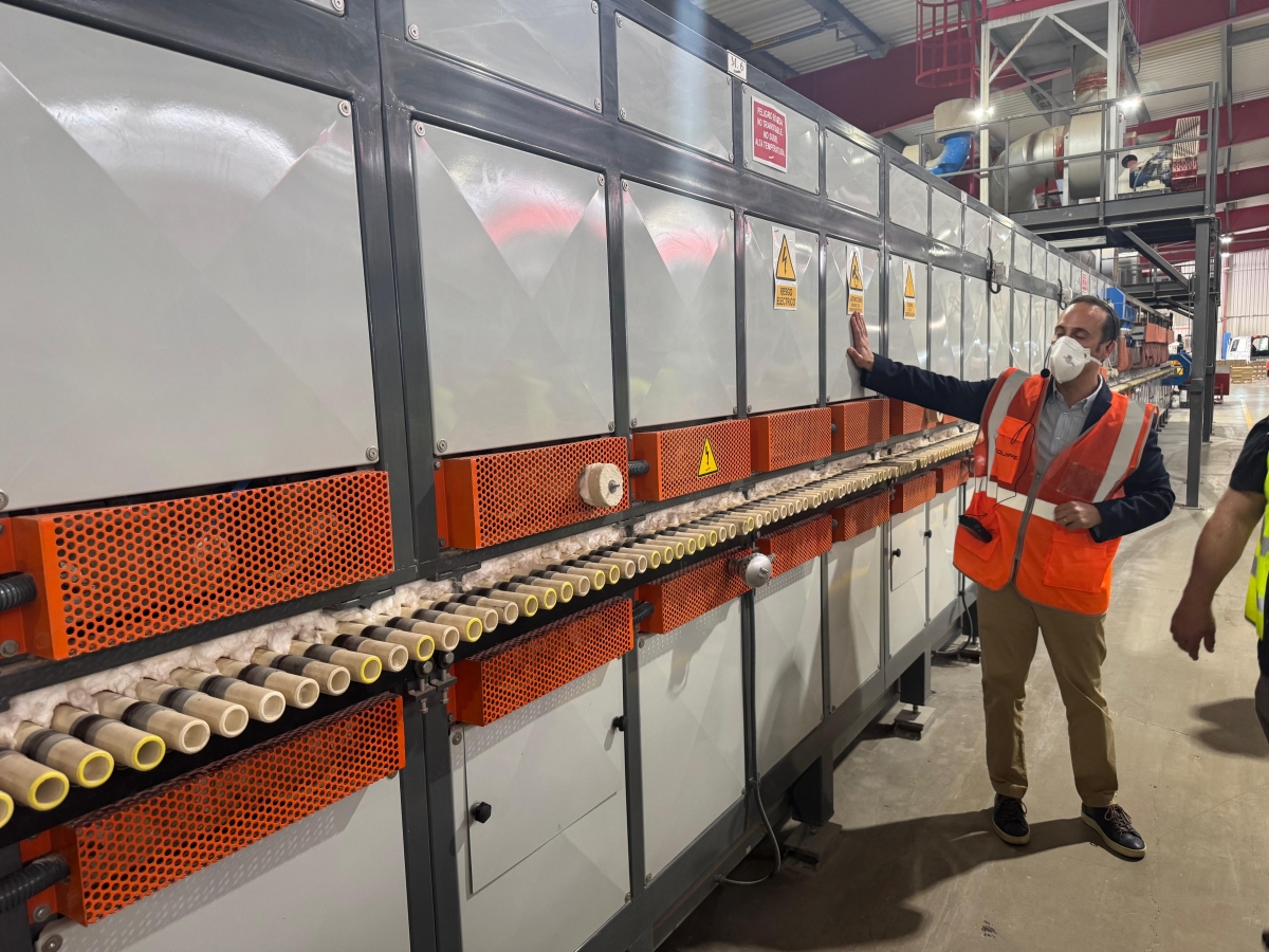 El horno eléctrico cobra fuerza en la descarbonización del azulejo: Equipe activará en junio un segundo equipo tras invertir 10 millones