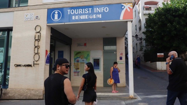 Benidorm planea la modernización de la oficina municipal de Turismo de El Torrejó