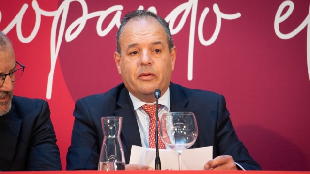 El presidente de la Cámara de Alicante dice que nunca se ha llevado 