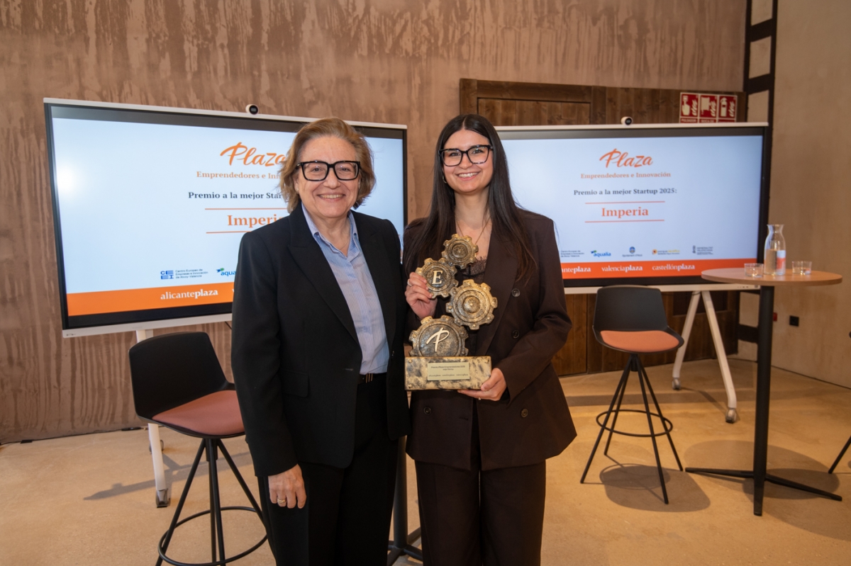 Entrega del Premio a Imperia.