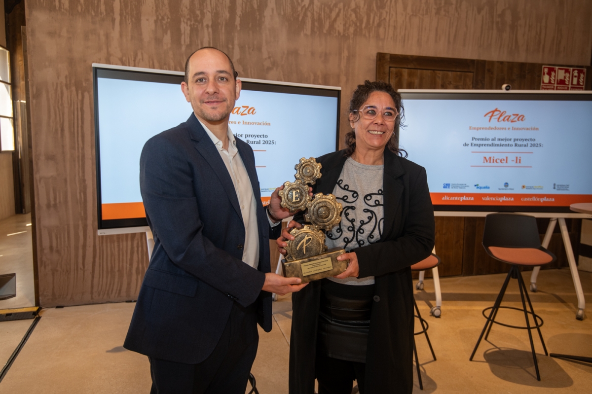 Entrega del Premio a Micel·li.