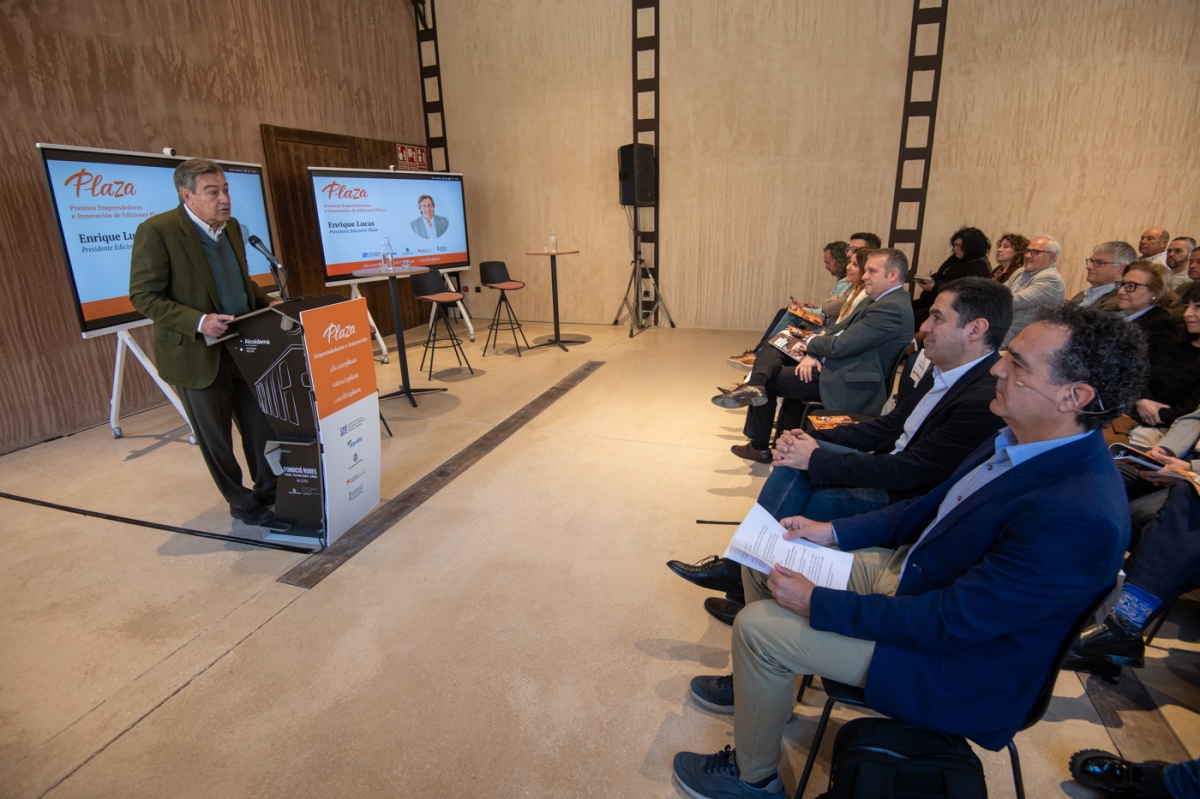 Enrique Lucas, presidente de Ediciones Plaza. - Foto: RAFA MOLINA Enrique Lucas, presidente de Ediciones Plaza.