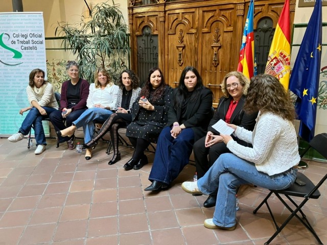 Las trabajadoras sociales de Castellón reivindican 